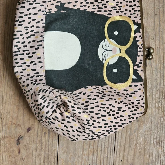 Cat with Gold Glasses makeup bag - Picture 7 of 7